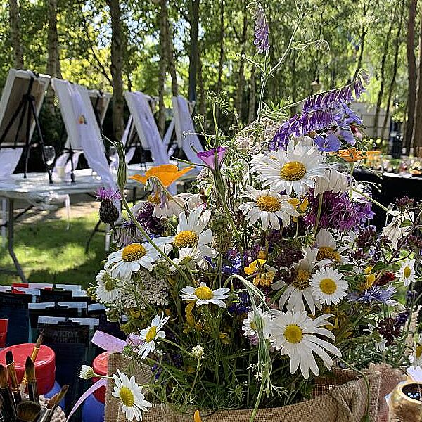 Warsztaty artystyczne z&nbsp;winem – sposób na&nbsp;rozwijanie umiejętności i&nbsp;relacji